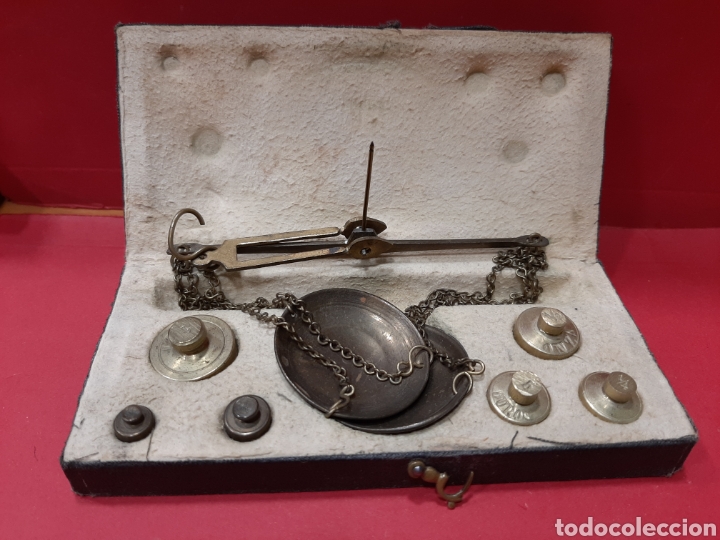 Antig&uuml;edades: ANTIGUA BALANZA COMPLETA DE PESAS. - Foto 1