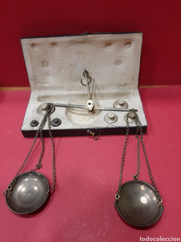 Antig&uuml;edades: ANTIGUA BALANZA COMPLETA DE PESAS. - Foto 2