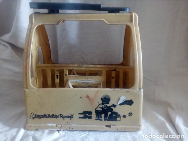 Antig&uuml;edades: Antiguo Limpiabotas Rodex.En plastico amarillo. - Foto 2