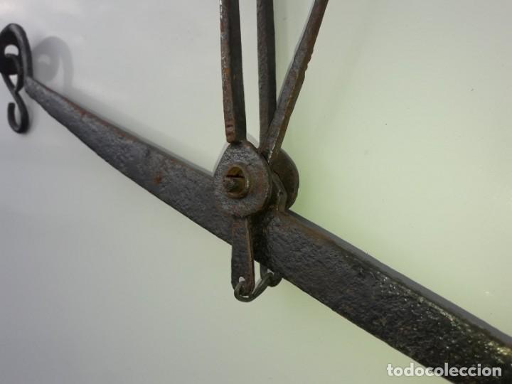 Antig&uuml;edades: Autentica balanza Romana de forja. - Foto 3