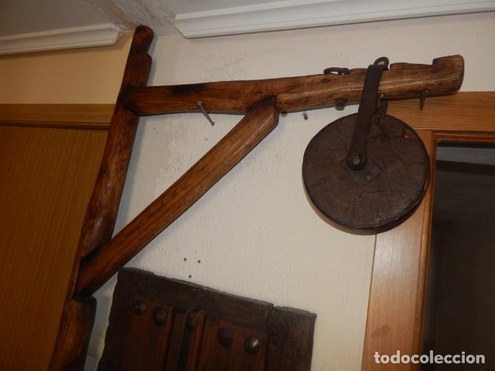 Antig&uuml;edades: Antigua escuadra polea de olmo y forja de canteros constructores - Foto 13