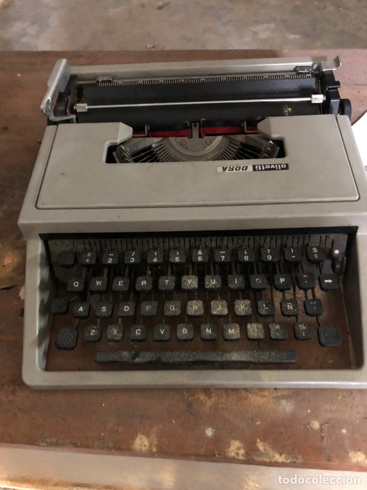 Antig&uuml;edades: M&aacute;quina de escribir - Foto 1