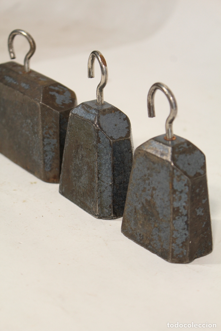 Antig&uuml;edades: 3 pesas ponderales de hierro - Foto 2