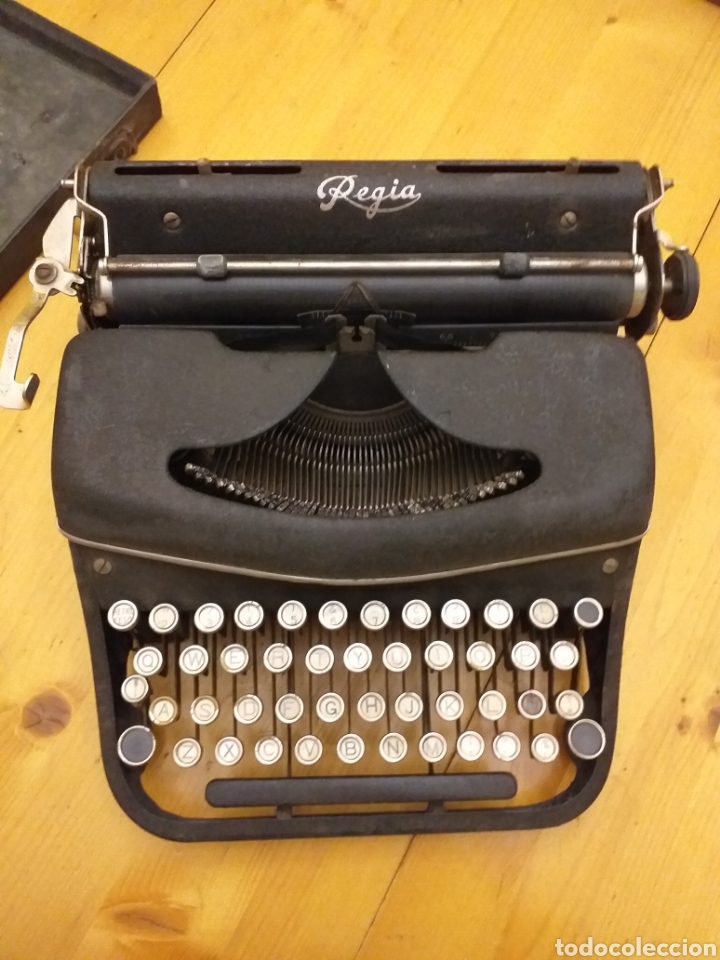 Antig&uuml;edades: M&aacute;quina de escribir REGIA - Foto 2