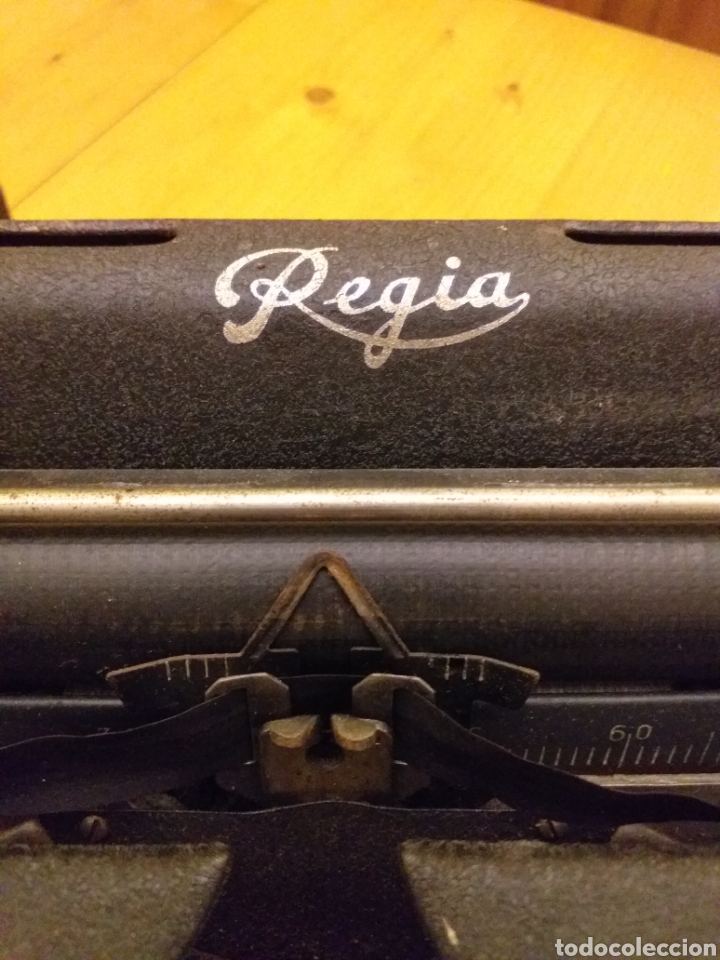 Antig&uuml;edades: M&aacute;quina de escribir REGIA - Foto 3