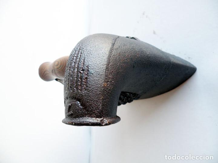 Antig&uuml;edades: PLANCHA DE HIERRO DE CARBON - Foto 4