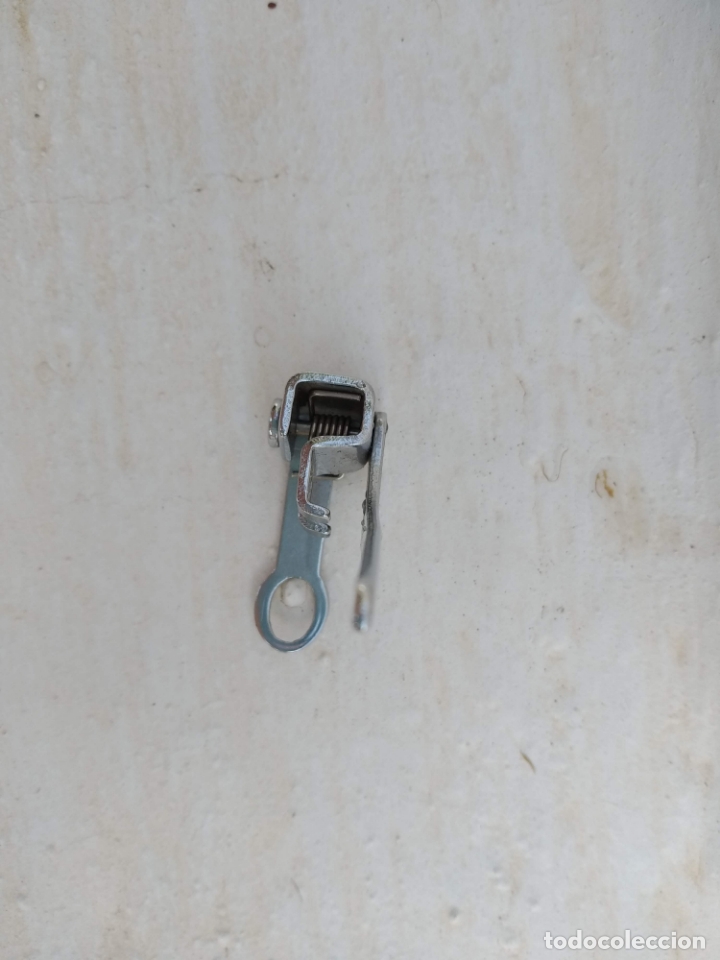 Antig&uuml;edades: Accesorio de maquina de coser - Foto 2
