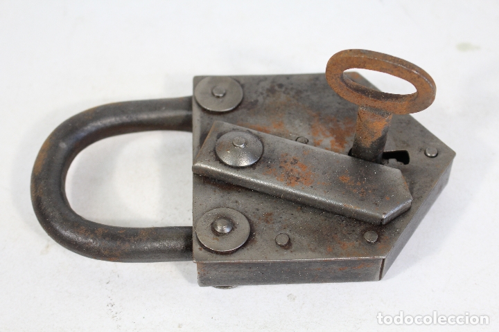 Antig&uuml;edades: candado con llave - Foto 1