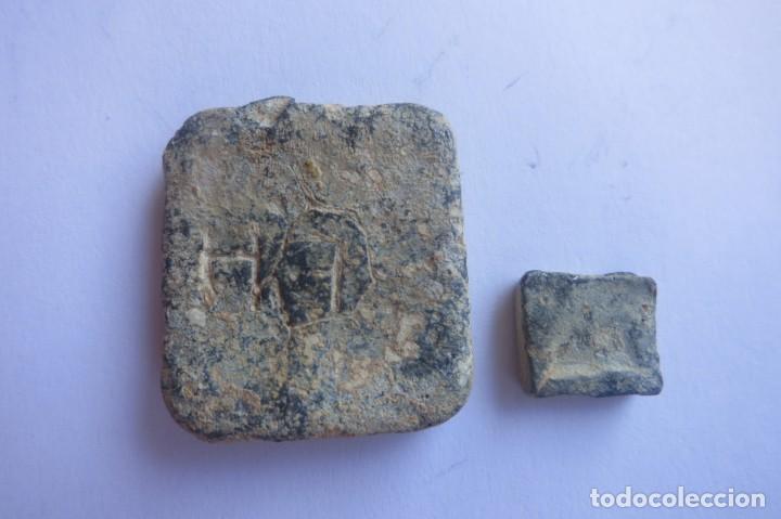 Antig&uuml;edades: dos pesos de plomo 24 y 3 gr - Foto 3