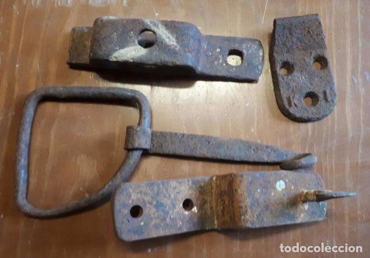 Antig&uuml;edades: Lote de piezas de forja - Foto 1