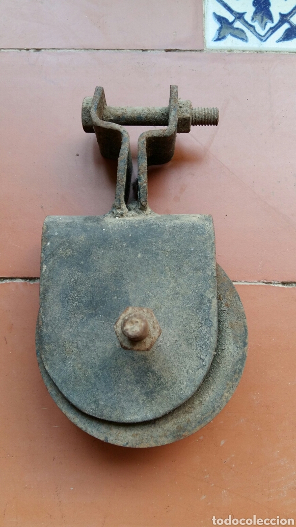 Antig&uuml;edades: Antigua polea de hierro - Foto 1