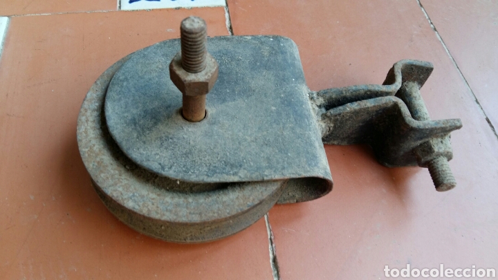 Antig&uuml;edades: Antigua polea de hierro - Foto 3