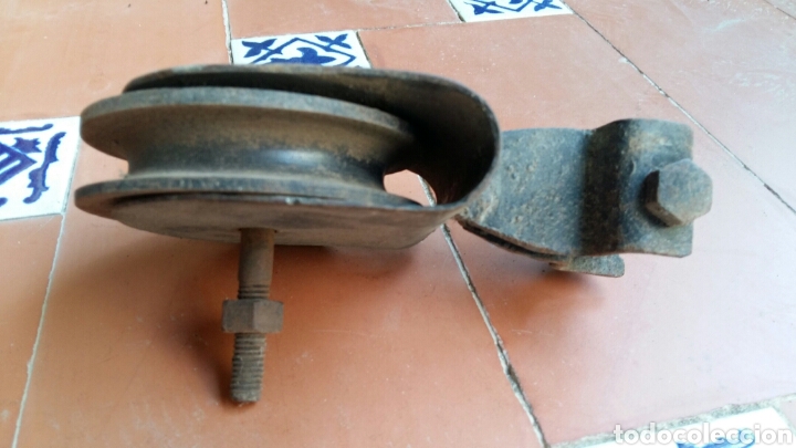 Antig&uuml;edades: Antigua polea de hierro - Foto 4