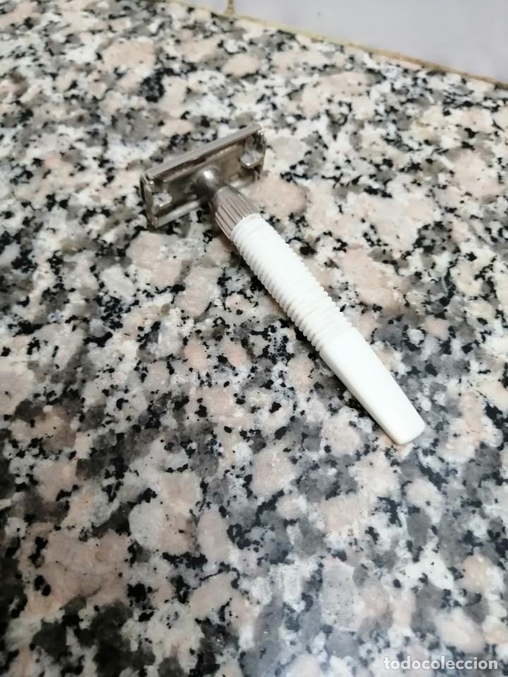 Antig&uuml;edades: MAQUINITA DE AFEITAR MARCA GILLETTE - Foto 2