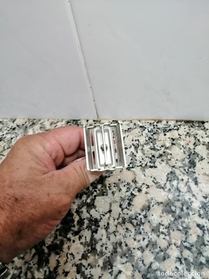 Antig&uuml;edades: MAQUINITA DE AFEITAR MARCA GILLETTE - Foto 3