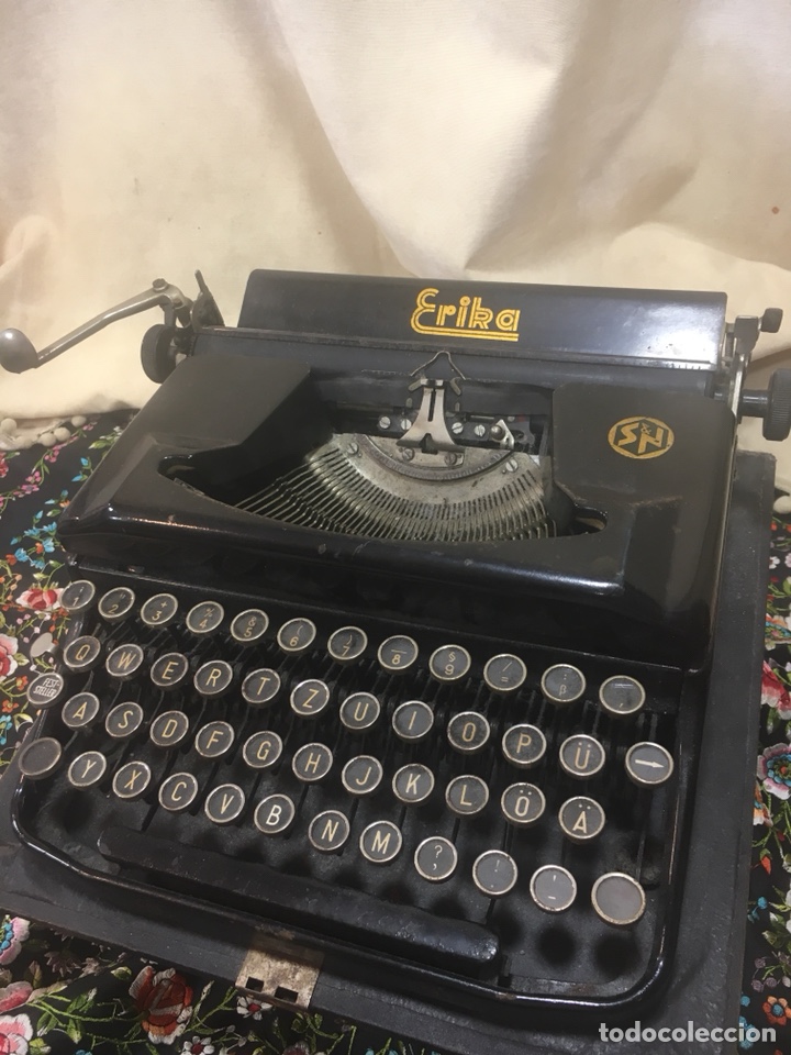 Antig&uuml;edades: Maquina escribir Erika - Foto 1