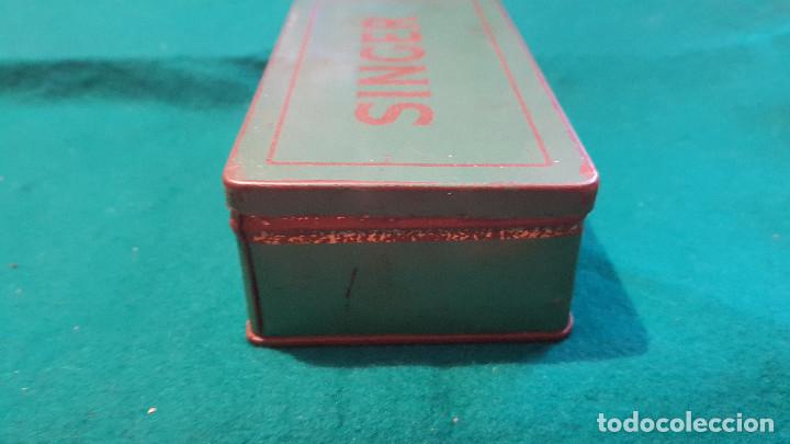 Antig&uuml;edades: CAJA METAL SINGER CON COMPLEMENTOS - Foto 7