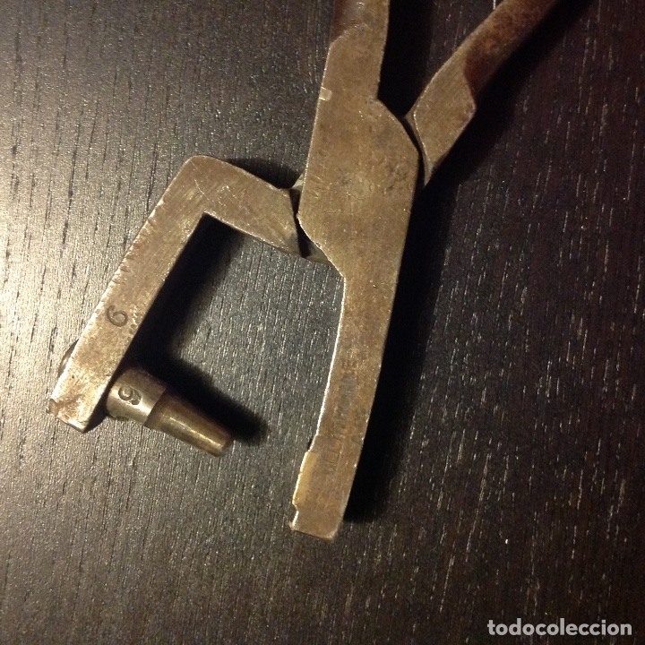Antig&uuml;edades: Curioso alicate sacabocados - Foto 2