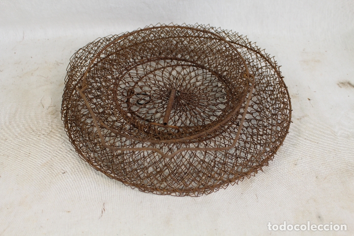 Antig&uuml;edades: cesta metalica para peces - Foto 4