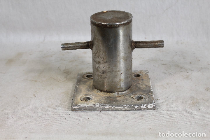 Antig&uuml;edades: amarre de barco single bitt - Foto 1