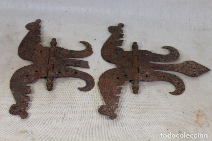 Antig&uuml;edades: 2 bisagras antiguas de forja - Foto 3