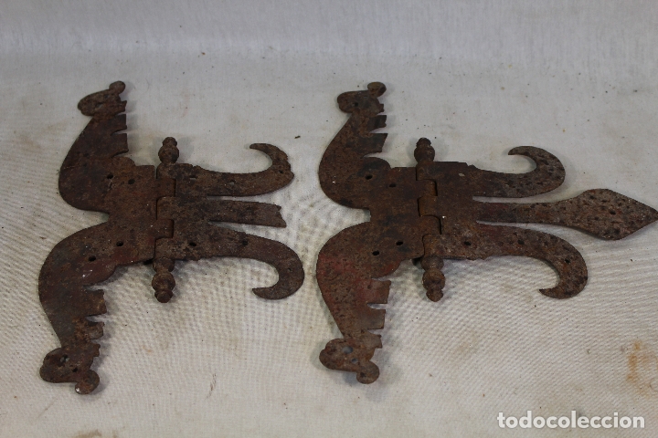 Antig&uuml;edades: 2 bisagras antiguas de forja - Foto 4