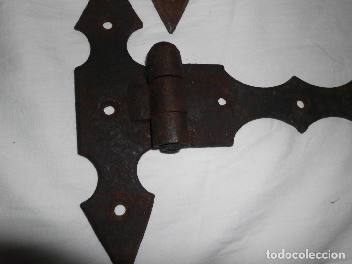 Antig&uuml;edades: Conjunto de 3 bisagras de hierro colado - Foto 2
