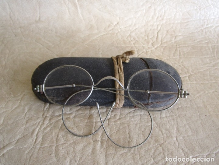 Antig&uuml;edades: antiguas gafas de aumento con su funda - Foto 9