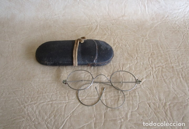 Antig&uuml;edades: antiguas gafas de aumento con su funda - Foto 1