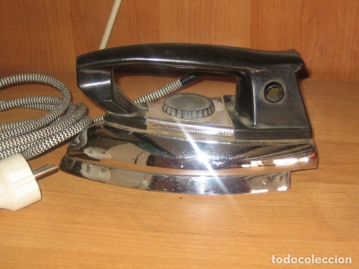 Antig&uuml;edades: plancha electrica - Foto 1