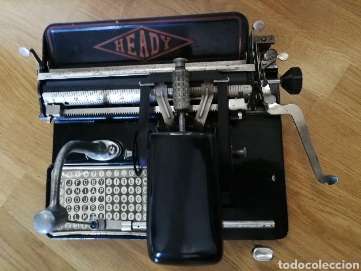 Antig&uuml;edades: Maquina de escribir - Foto 1