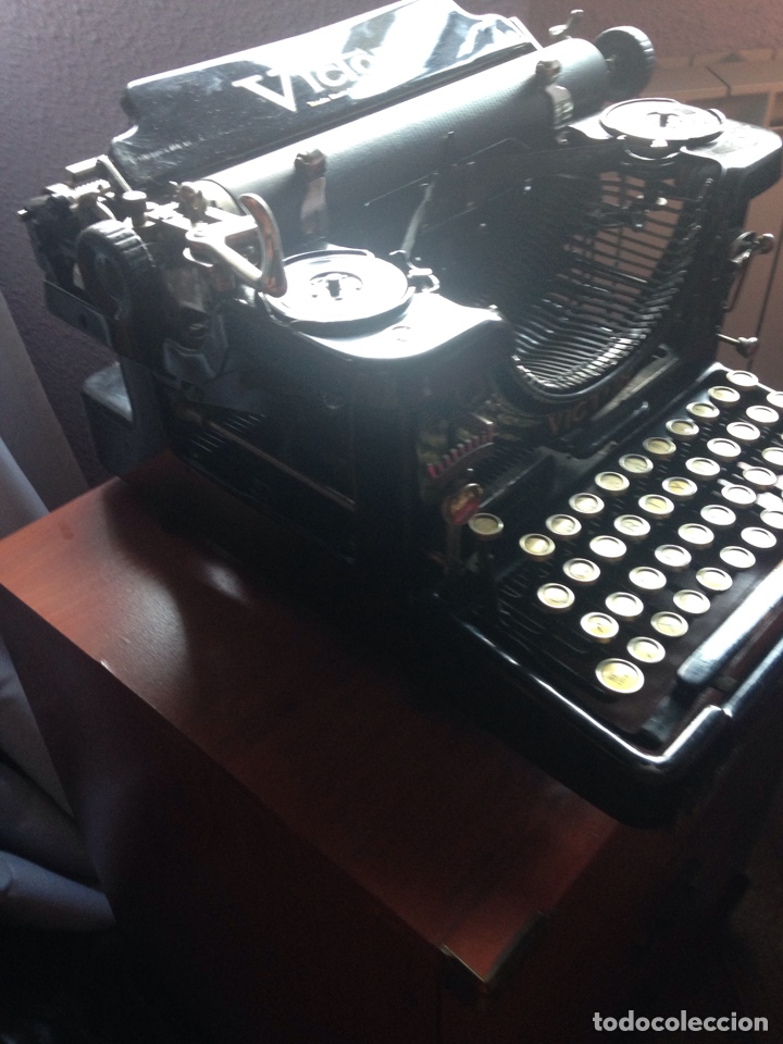 Antig&uuml;edades: M&aacute;quina de escribir V&iacute;ctor 10 - Foto 9
