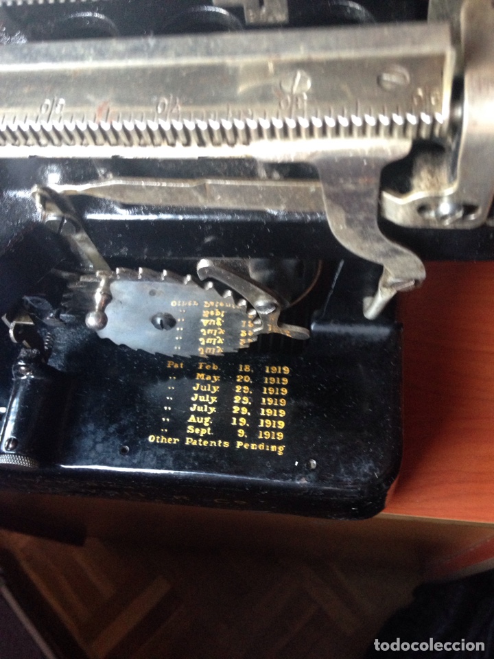 Antig&uuml;edades: M&aacute;quina de escribir V&iacute;ctor 10 - Foto 12