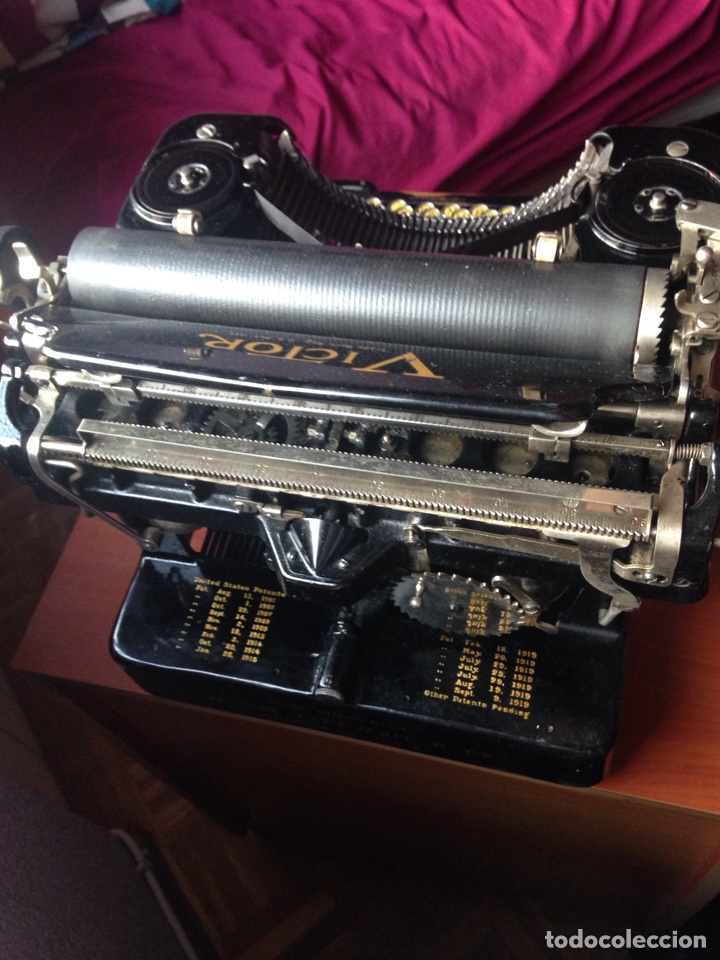 Antig&uuml;edades: M&aacute;quina de escribir V&iacute;ctor 10 - Foto 13