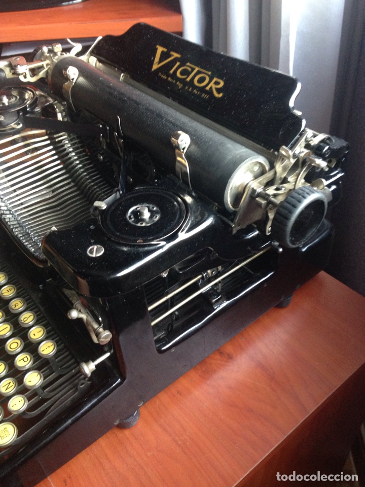 Antig&uuml;edades: M&aacute;quina de escribir V&iacute;ctor 10 - Foto 14