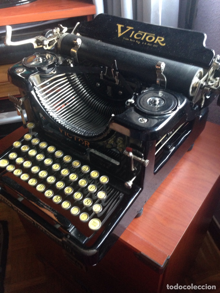 Antig&uuml;edades: M&aacute;quina de escribir V&iacute;ctor 10 - Foto 18
