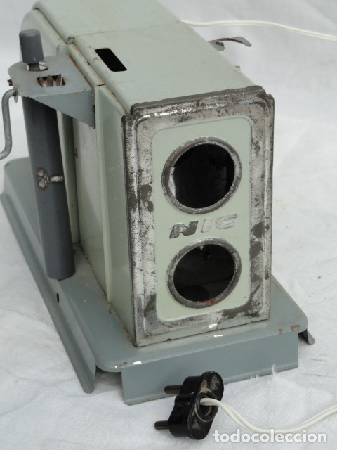 Antig&uuml;edades: PROYECTOR DE CINE NIC. - Foto 2