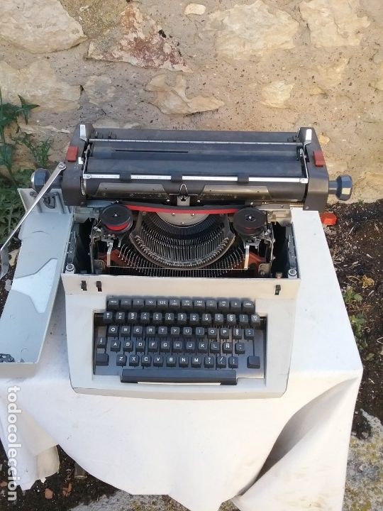 Antig&uuml;edades: Maquina de escribir Facit - Foto 1