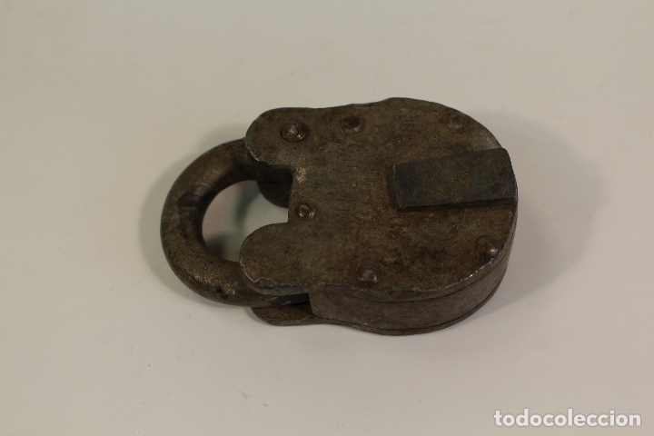 Antig&uuml;edades: candado de metal antiguo - Foto 4