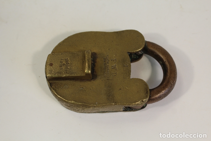 Antig&uuml;edades: candado de bronce antiguo pwd - Foto 6