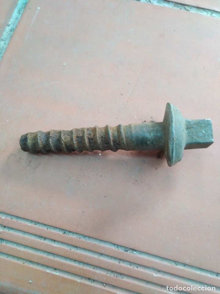 Antig&uuml;edades: Tornillo traviesa a&ntilde;o 1967. Bueno - Foto 2