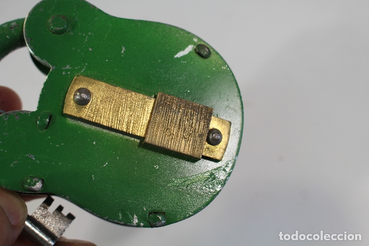 Antig&uuml;edades: candado con 2 llaves - Foto 3