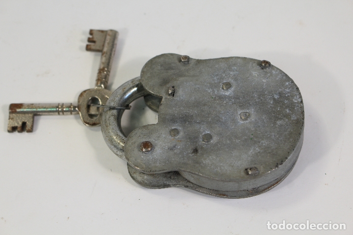 Antig&uuml;edades: candado metal y laton con 2 llaves - Foto 3