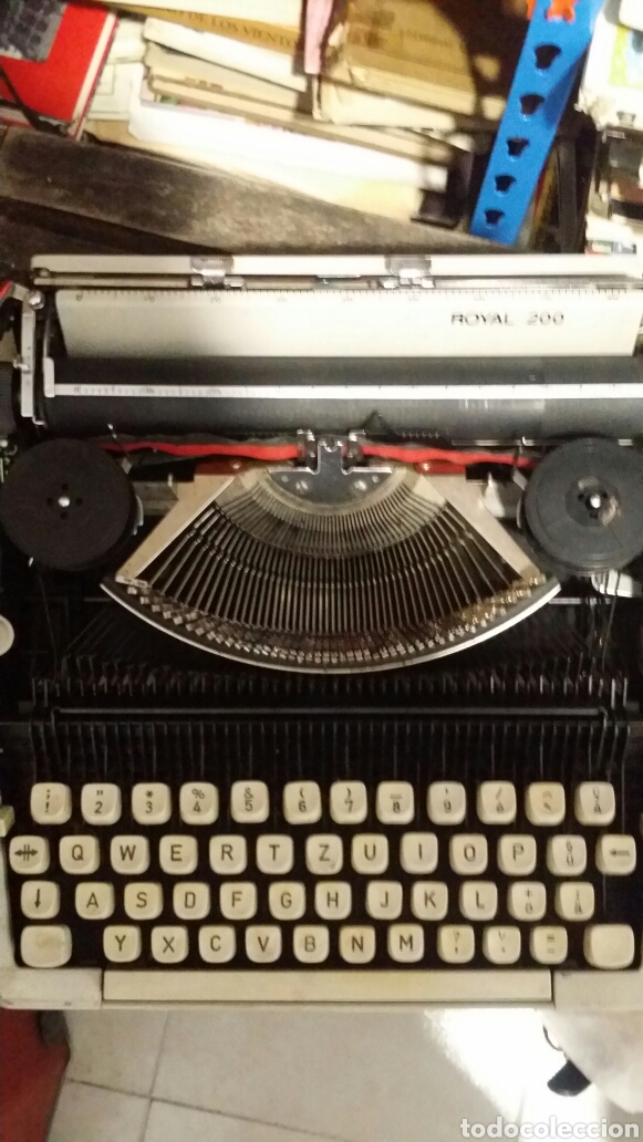 Antig&uuml;edades: Maquina de escribir Royal 200 - Foto 2