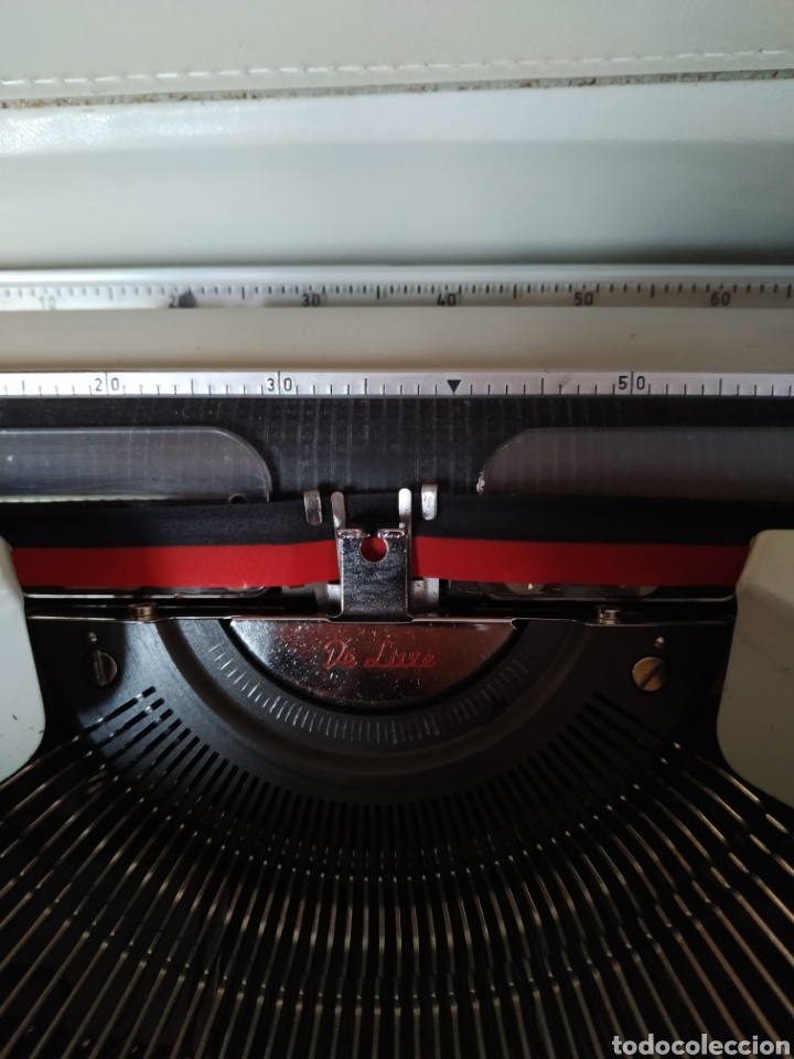 Antigüedades: Maquina de escribir portatil con maletín Olimpia - Foto 3 - 180460151