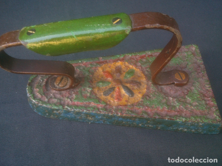 Antig&uuml;edades: ANTIGUA PLANCHA DE HIERRO, DECORADA A MANO. - Foto 2