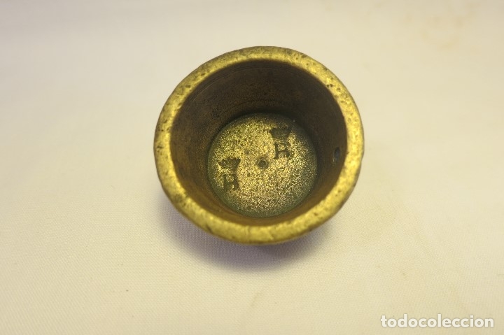 Antig&uuml;edades: ponderal vaso anidado dos coronas - Foto 1