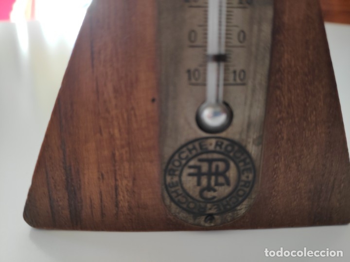 Antig&uuml;edades: Antiguo term&oacute;metro piramidal de madera Roche - Foto 3