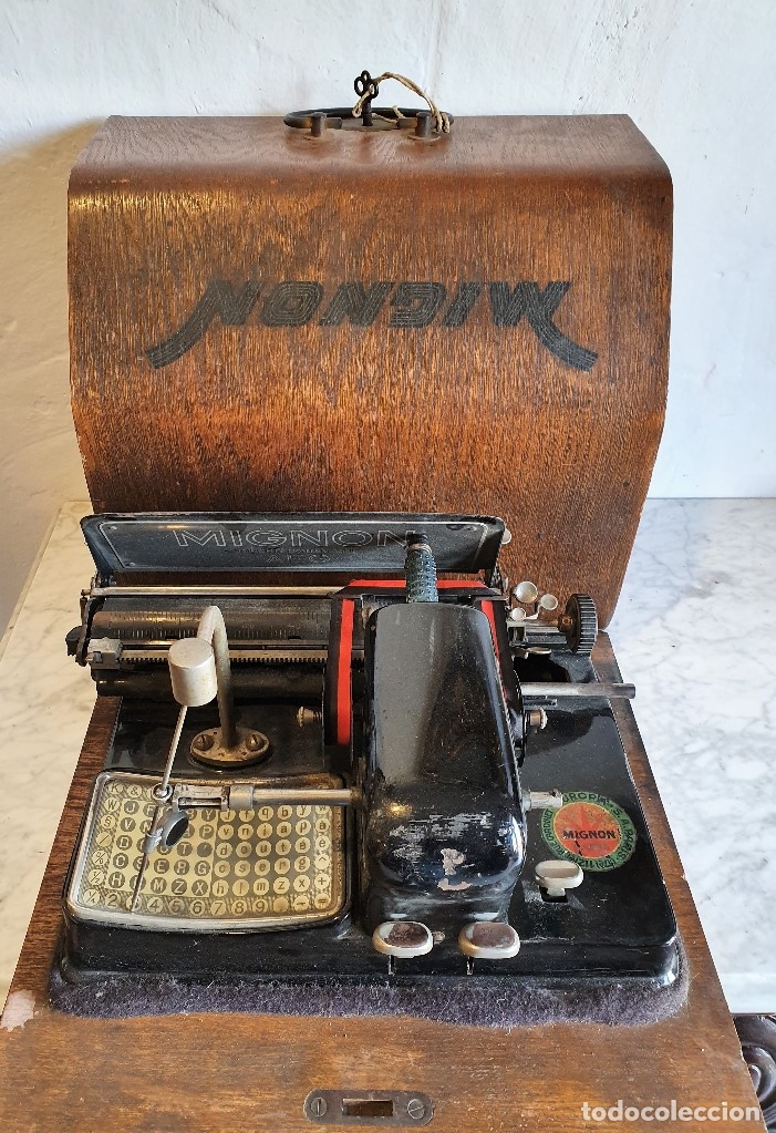 Antig&uuml;edades: ANTIGUA MAQUINA DE ESCRIBIR - Foto 1