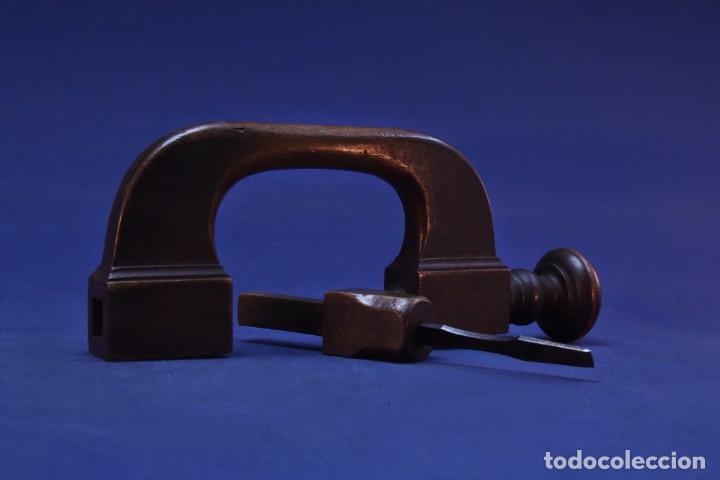 Antig&uuml;edades: Antiguo atornillador de madera - Foto 2